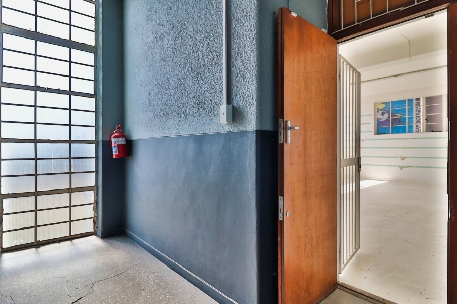 To Let  Bedroom Property for Rent in Woodstock Western Cape